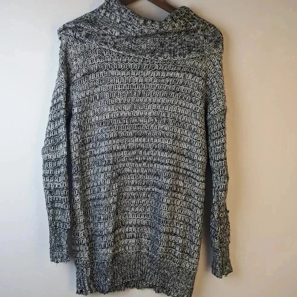 Volcom Turtleneck Knit Sweater - Small - Picture 5 of 9